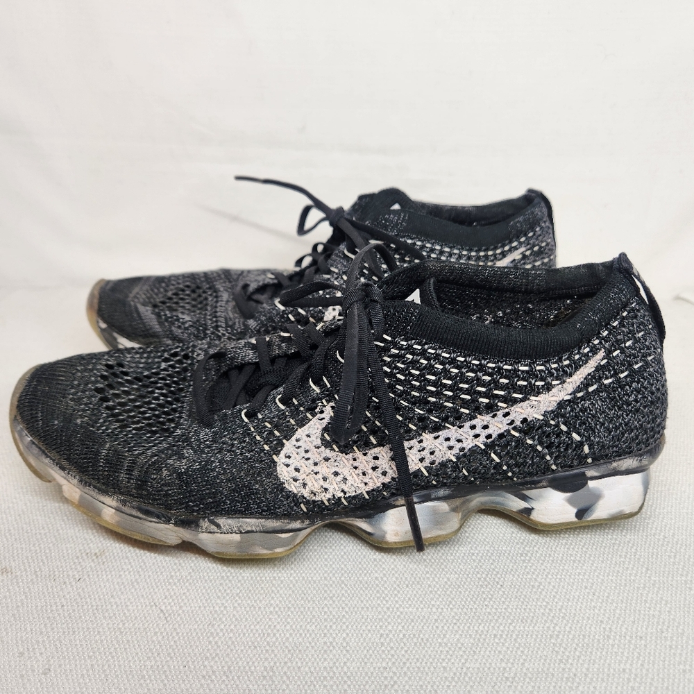 Nike Flyknit Zoom Athletic Running Shoe Womens Size 7.5 698616-004 Black White